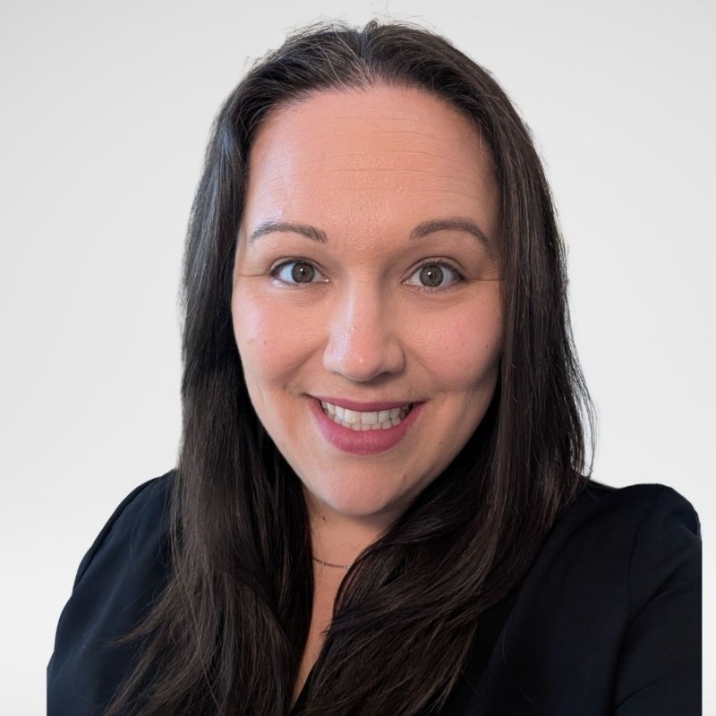 Jen Collins headshot